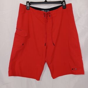 Oakley Board Shorts Red Cargo Pocket Swim Trunks Mens Size 34 x 10"